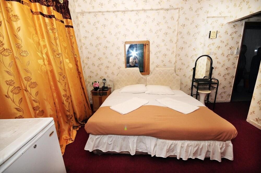 Al Qaid Hotel دبي المظهر الخارجي الصورة